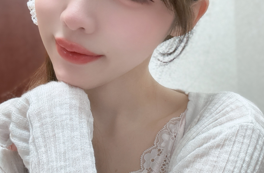 桃瀬ひより｜Elie